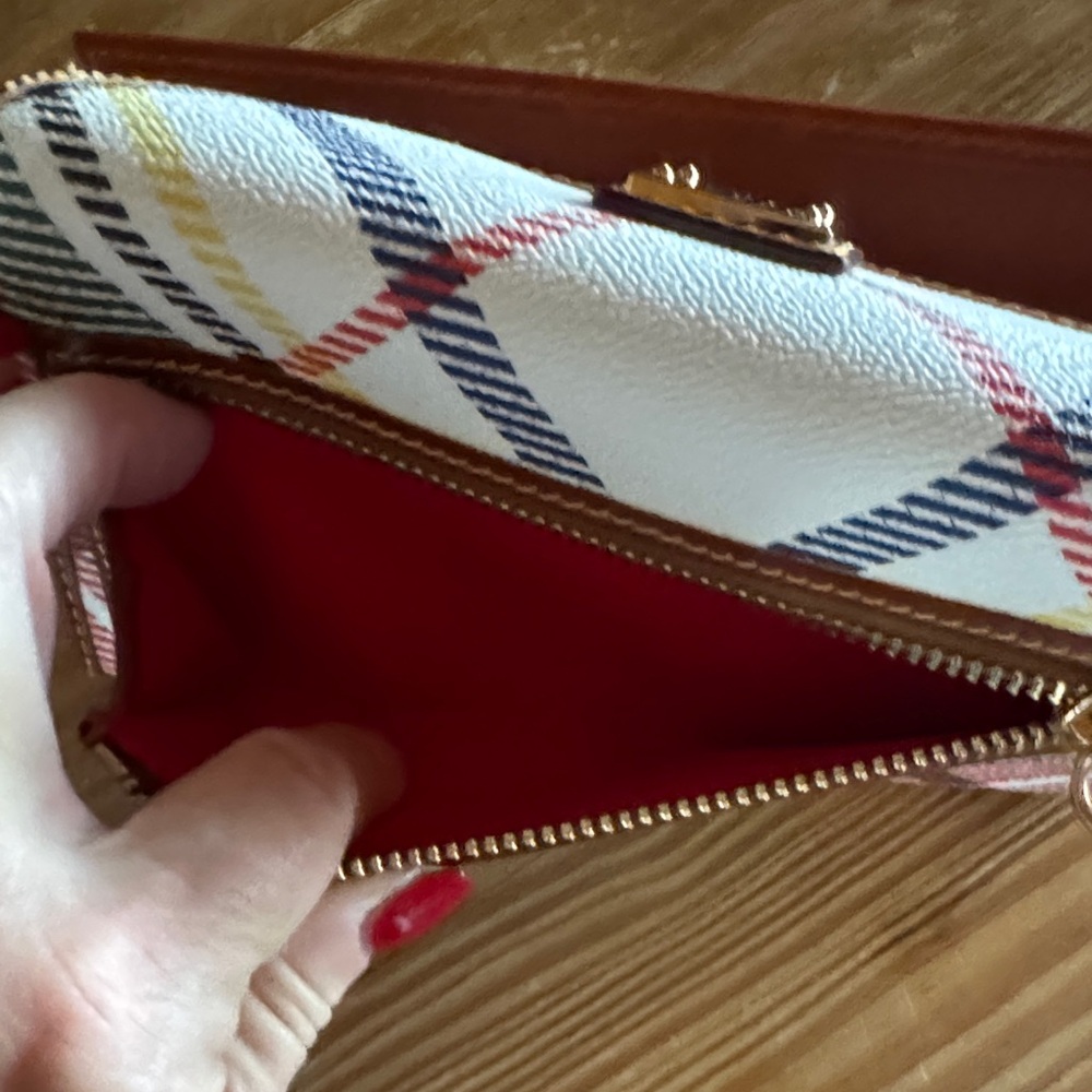 Dooney & Bourke Windsor Continental White Tartan Plaid Wallet - Picture 7 of 10